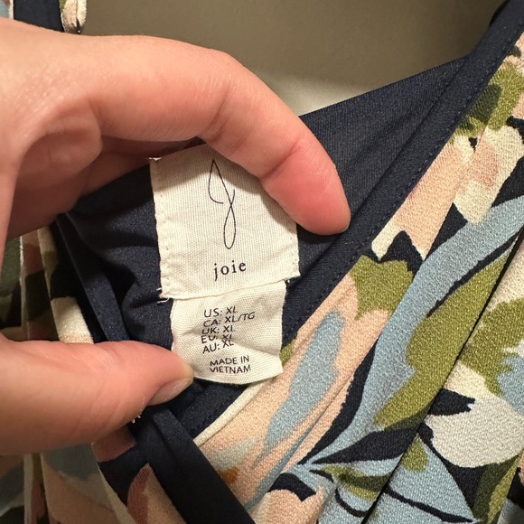 Jolie Cross Bust Flowered Dress - Picture 3 of 5